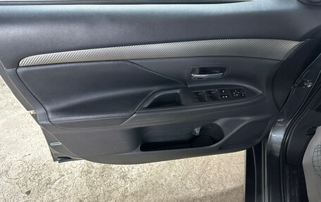 Mitsubishi Outlander III рестайлинг 3, 2014 год, 1 399 000 рублей, 19 фотография
