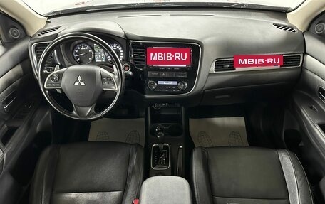 Mitsubishi Outlander III рестайлинг 3, 2014 год, 1 399 000 рублей, 9 фотография