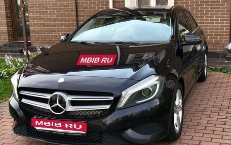 Mercedes-Benz A-Класс, 2015 год, 1 660 000 рублей, 2 фотография