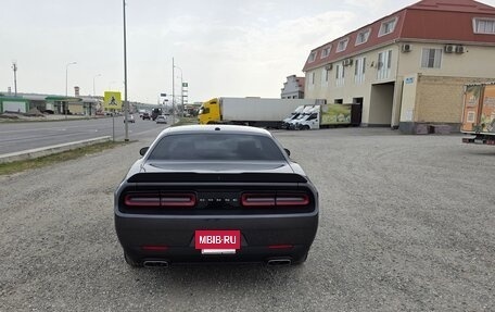 Dodge Challenger III рестайлинг 2, 2019 год, 3 700 000 рублей, 8 фотография