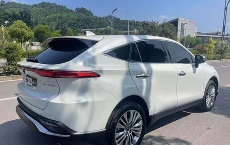 Toyota Harrier, 2022 год, 3 100 000 рублей, 4 фотография