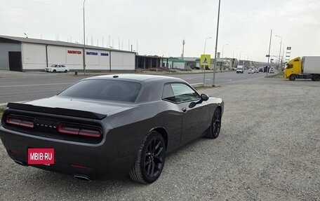Dodge Challenger III рестайлинг 2, 2019 год, 3 700 000 рублей, 11 фотография