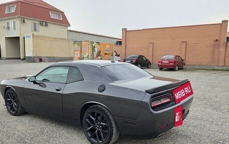 Dodge Challenger III рестайлинг 2, 2019 год, 3 700 000 рублей, 9 фотография