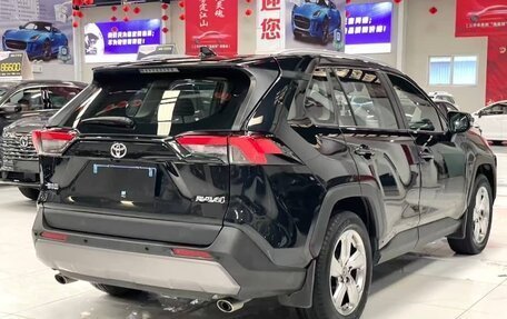 Toyota RAV4, 2021 год, 2 550 000 рублей, 5 фотография