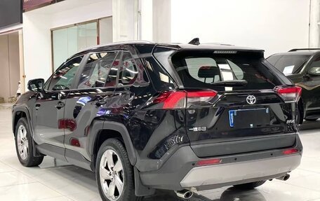 Toyota RAV4, 2021 год, 2 550 000 рублей, 3 фотография