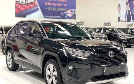 Toyota RAV4, 2021 год, 2 550 000 рублей, 4 фотография