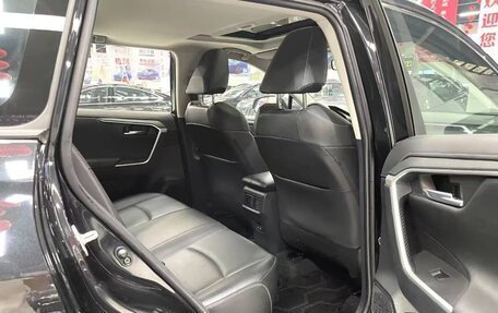 Toyota RAV4, 2021 год, 2 550 000 рублей, 15 фотография