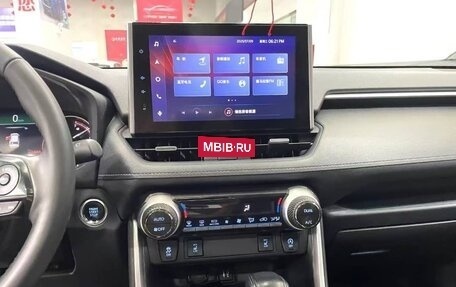 Toyota RAV4, 2021 год, 2 550 000 рублей, 13 фотография