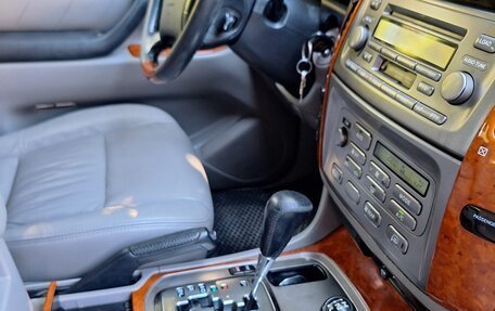 Toyota Land Cruiser 100 рестайлинг 2, 2007 год, 4 000 000 рублей, 11 фотография
