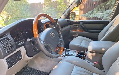 Toyota Land Cruiser 100 рестайлинг 2, 2007 год, 4 000 000 рублей, 8 фотография