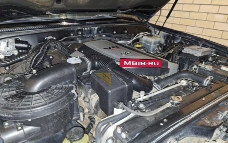 Toyota Land Cruiser 100 рестайлинг 2, 2007 год, 4 000 000 рублей, 4 фотография
