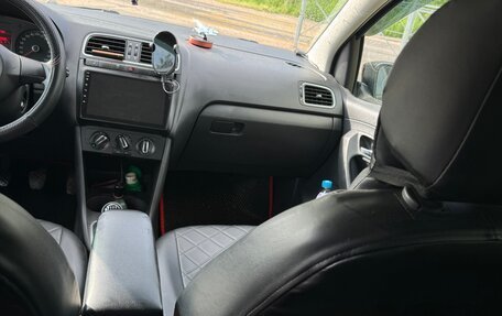 Volkswagen Polo VI (EU Market), 2012 год, 650 000 рублей, 2 фотография