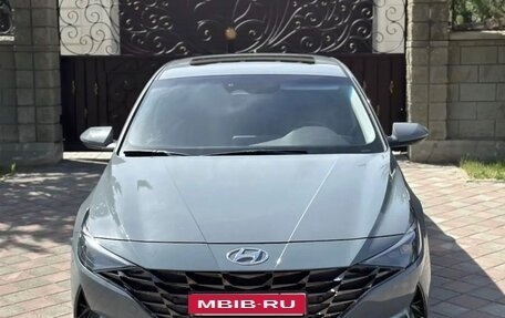 Hyundai Elantra, 2022 год, 1 550 000 рублей, 2 фотография