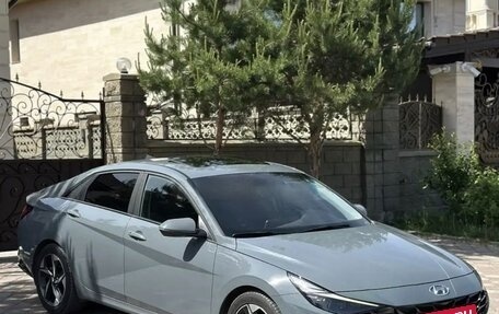 Hyundai Elantra, 2022 год, 1 550 000 рублей, 5 фотография