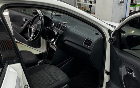 Volkswagen Polo VI (EU Market), 2011 год, 750 000 рублей, 4 фотография