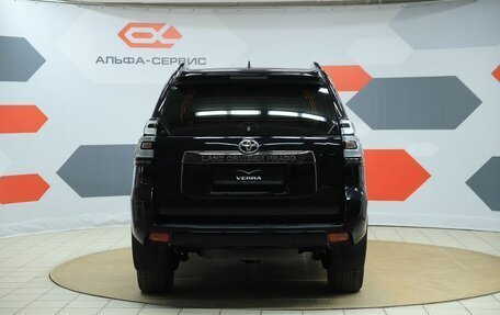 Toyota Land Cruiser Prado 150 рестайлинг 2, 2020 год, 5 490 000 рублей, 6 фотография