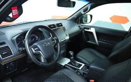 Toyota Land Cruiser Prado 150 рестайлинг 2, 2020 год, 5 490 000 рублей, 10 фотография