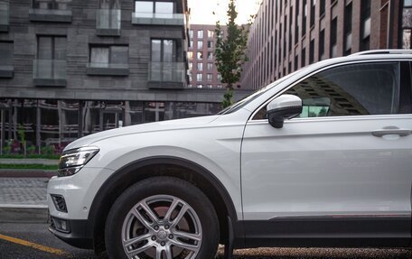Volkswagen Tiguan II, 2017 год, 2 800 000 рублей, 4 фотография