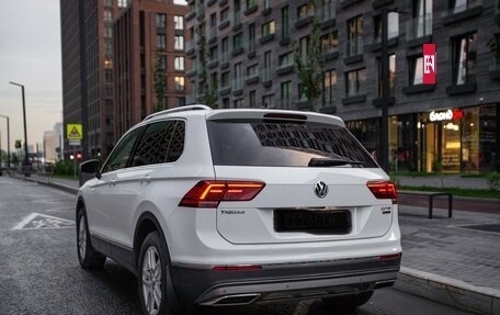 Volkswagen Tiguan II, 2017 год, 2 800 000 рублей, 3 фотография