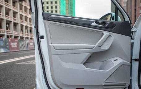 Volkswagen Tiguan II, 2017 год, 2 800 000 рублей, 23 фотография