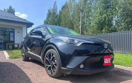 Toyota C-HR I рестайлинг, 2017 год, 1 750 000 рублей, 1 фотография