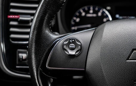 Mitsubishi Outlander III рестайлинг 3, 2019 год, 2 015 000 рублей, 18 фотография