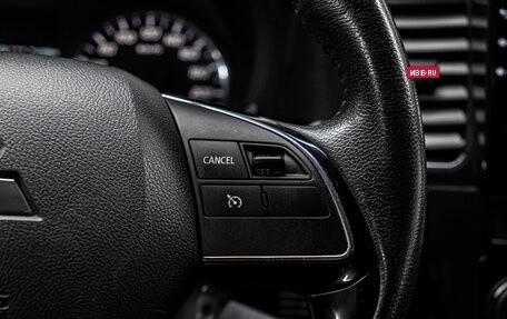 Mitsubishi Outlander III рестайлинг 3, 2019 год, 2 015 000 рублей, 19 фотография