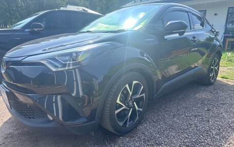 Toyota C-HR I рестайлинг, 2017 год, 1 750 000 рублей, 2 фотография