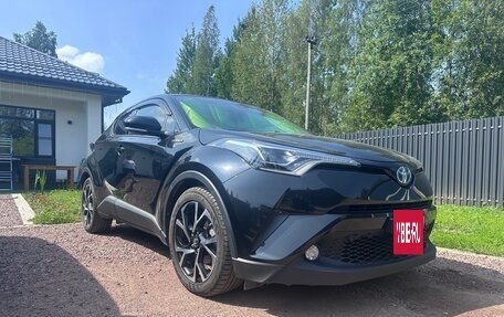 Toyota C-HR I рестайлинг, 2017 год, 1 750 000 рублей, 4 фотография