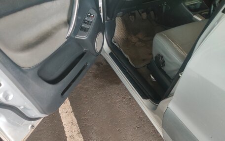 Toyota RAV4, 2004 год, 490 000 рублей, 2 фотография