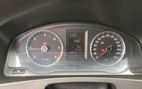 Volkswagen Transporter T5 рестайлинг, 2011 год, 1 000 000 рублей, 1 фотография