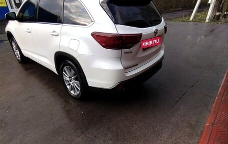 Toyota Highlander III, 2014 год, 3 200 000 рублей, 7 фотография