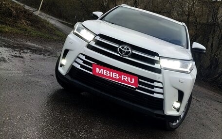 Toyota Highlander III, 2014 год, 3 200 000 рублей, 2 фотография