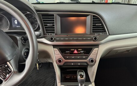 Hyundai Elantra VI рестайлинг, 2017 год, 1 000 000 рублей, 4 фотография