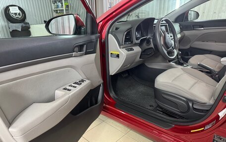 Hyundai Elantra VI рестайлинг, 2017 год, 1 000 000 рублей, 12 фотография