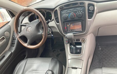 Toyota Highlander III, 2003 год, 1 990 000 рублей, 3 фотография
