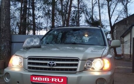 Toyota Highlander III, 2003 год, 1 990 000 рублей, 10 фотография