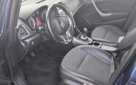 Opel Astra J, 2011 год, 750 000 рублей, 17 фотография