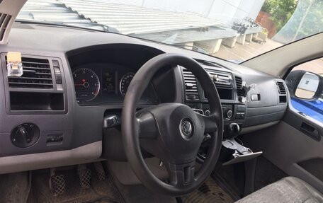 Volkswagen Transporter T5 рестайлинг, 2011 год, 1 000 000 рублей, 4 фотография