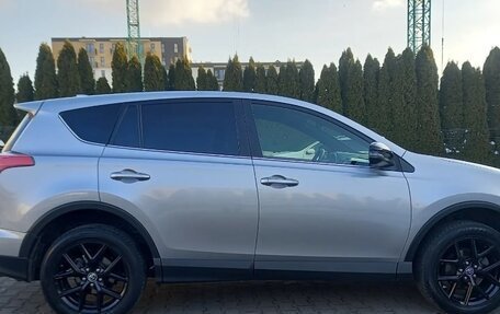 Toyota RAV4, 2018 год, 1 800 000 рублей, 2 фотография