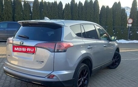 Toyota RAV4, 2018 год, 1 800 000 рублей, 3 фотография