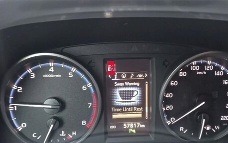 Toyota RAV4, 2018 год, 1 800 000 рублей, 9 фотография