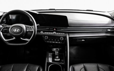 Hyundai Elantra, 2023 год, 2 079 000 рублей, 11 фотография