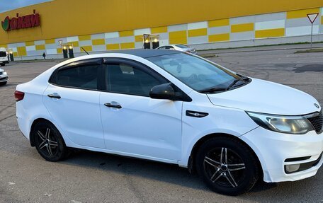 KIA Rio III рестайлинг, 2015 год, 530 000 рублей, 2 фотография