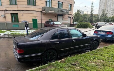 Mercedes-Benz E-Класс, 2000 год, 550 000 рублей, 2 фотография