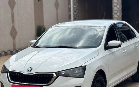 Skoda Rapid II, 2021 год, 1 345 000 рублей, 2 фотография
