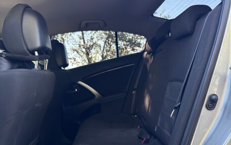 Toyota Avensis III рестайлинг, 2011 год, 1 290 000 рублей, 23 фотография