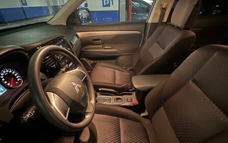 Mitsubishi Outlander III рестайлинг 3, 2013 год, 1 350 000 рублей, 7 фотография
