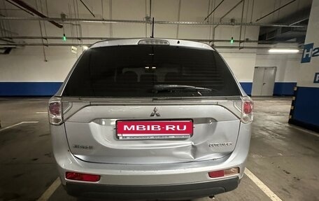 Mitsubishi Outlander III рестайлинг 3, 2013 год, 1 350 000 рублей, 4 фотография