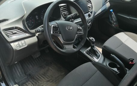 Hyundai Solaris II рестайлинг, 2021 год, 1 350 000 рублей, 6 фотография